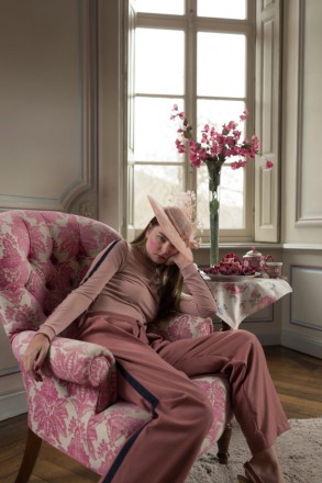 À l'heure du thé <br> Sous pull Raf / Pantalon Alek